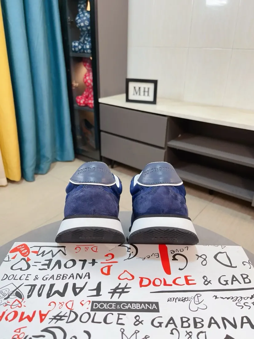 Men's shoes 💰458🌹🌹"Dolce & Gabbana DG" original imported first-layer cowhide ➕ sheepskin lining, light on the foot, comfortable, versatile, original special outsole 🔥favored by trendy men, welcome to compare quality 🔥exquisite luxury, super A level! Compared with the genuine product at the counter, the version is no worse at all! Code number 38-46
